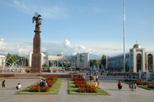 The-main-square-of-Bishkek675